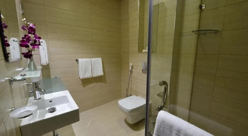 Ramada Encore by Wyndham Kuwait Downtown 2