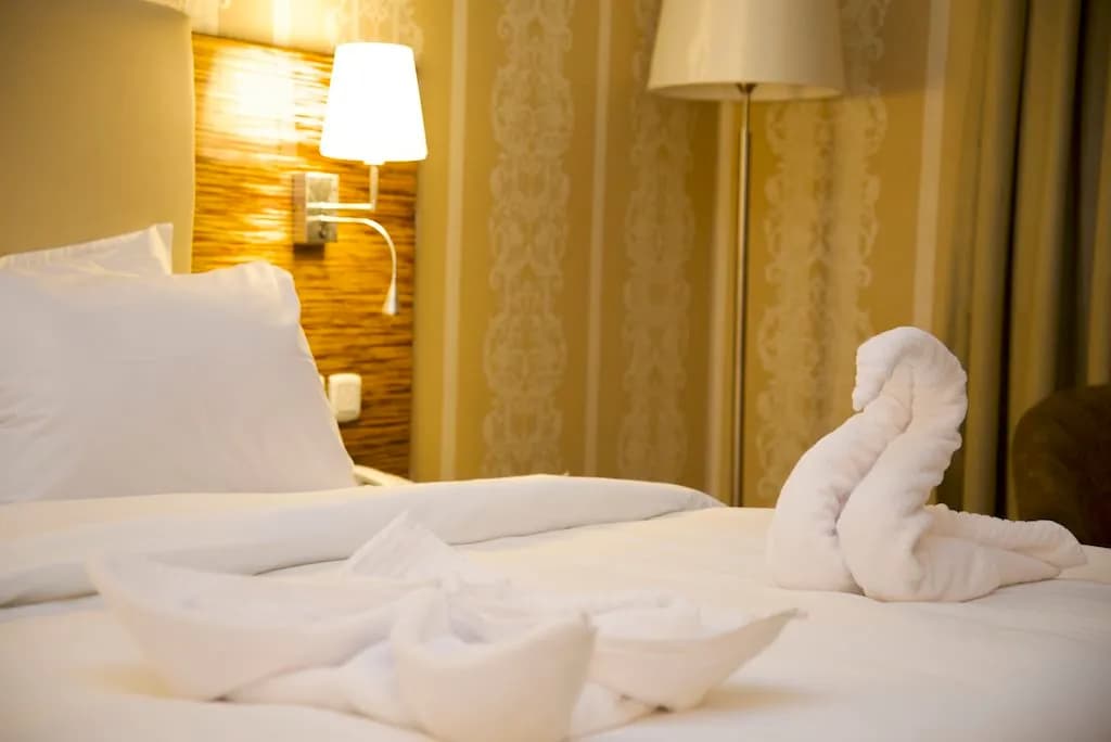 Crown Town Hotel 4