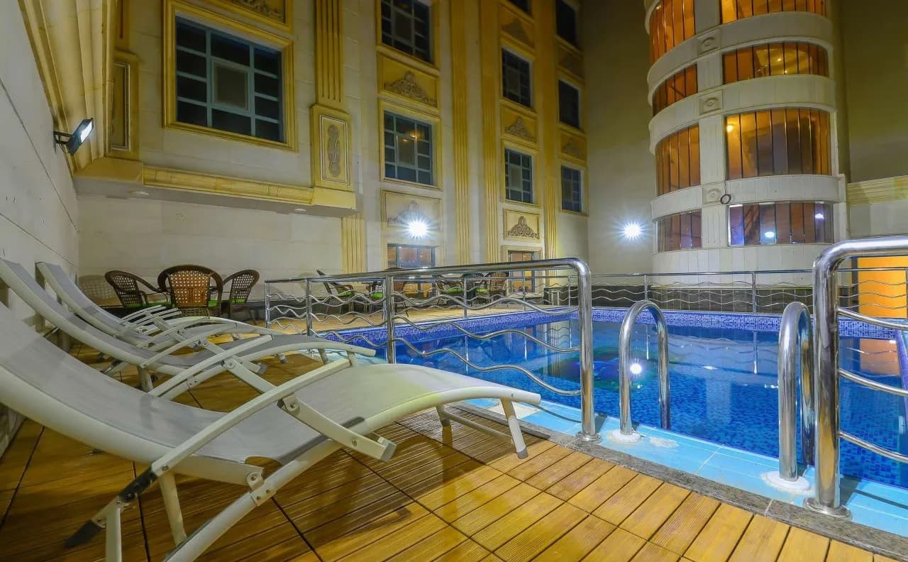 Crown Town Hotel 3