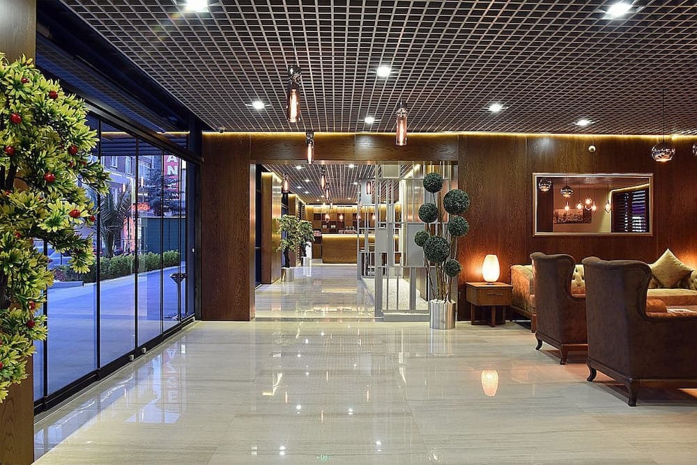 The Elegant Hotel 3