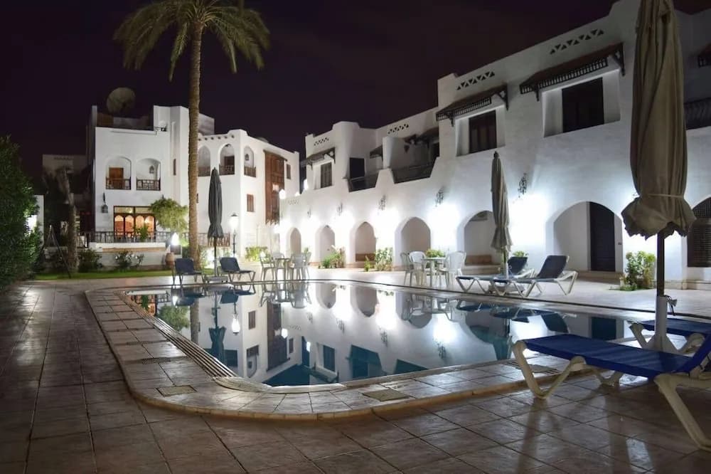 Six Corners Resort Abu Sultan