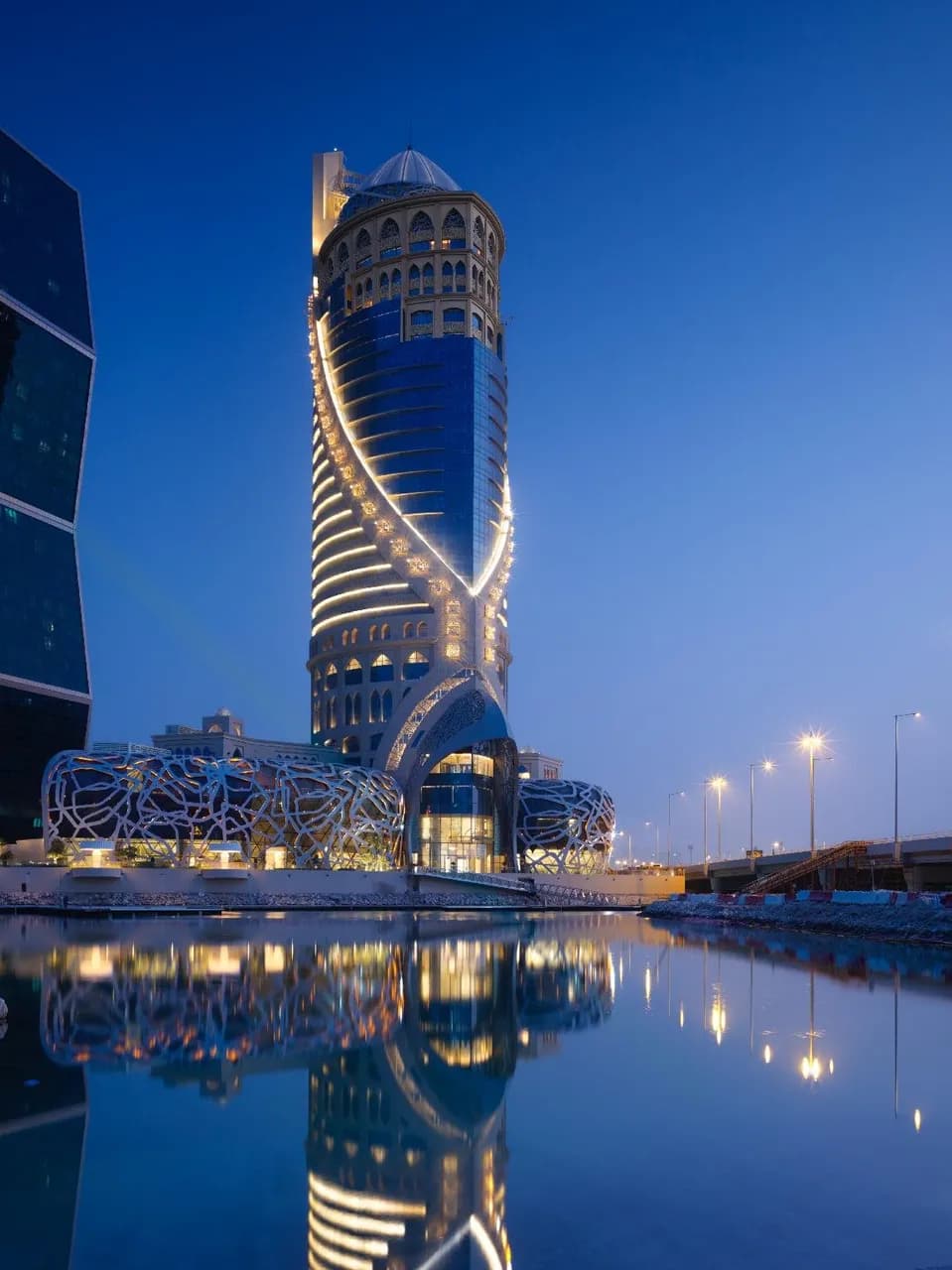 Mondrian Doha 4
