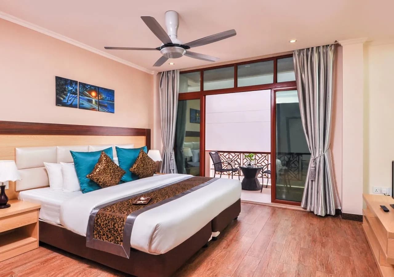 Triton Beach Hotel & Spa 2