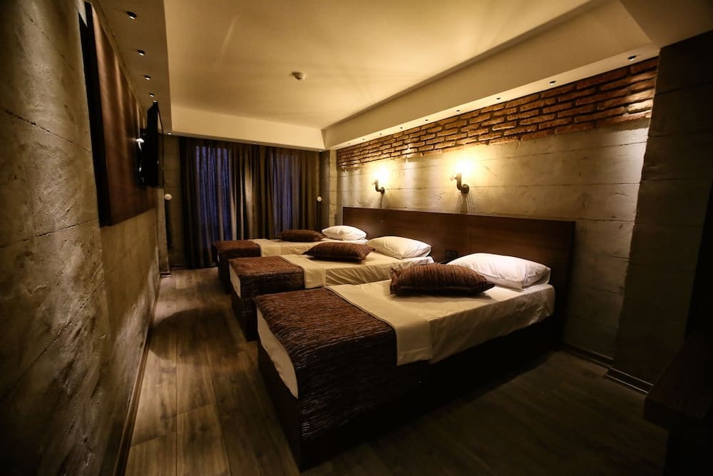 Elibol Hotel 5