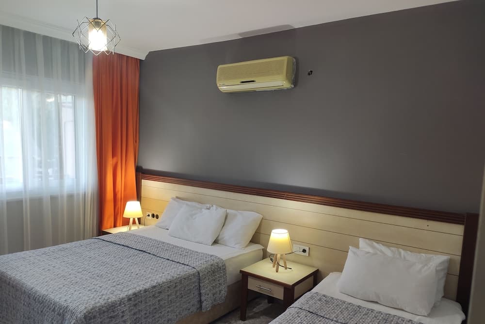 Nostalgia World Hotel 5