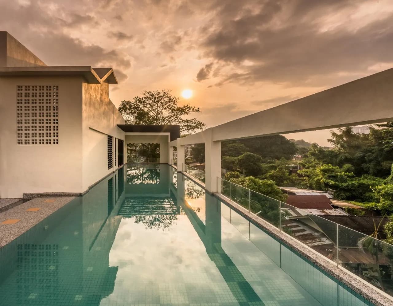 Treasures Hotel and Suites 4