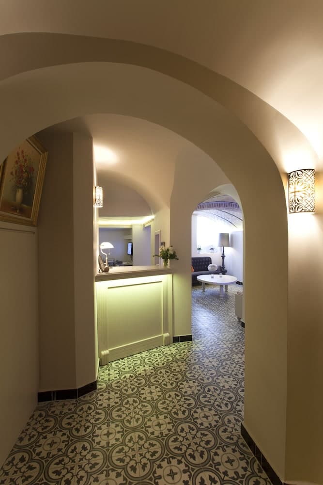 Louis Appartements Galata 4