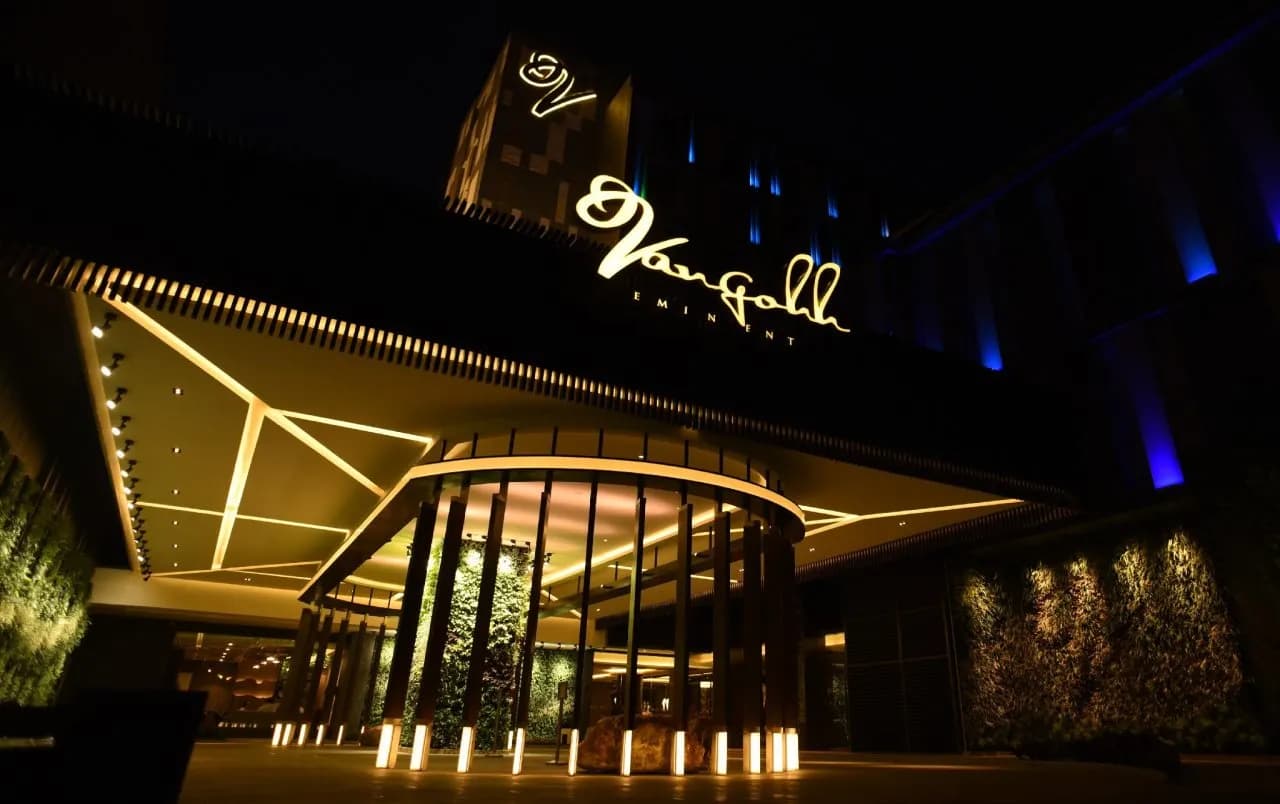 Vangohh Eminent Hotel & Spa 3