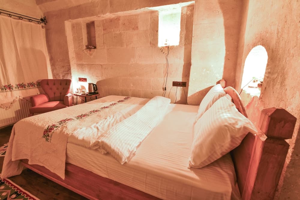Mosaic Cave Hotel 4