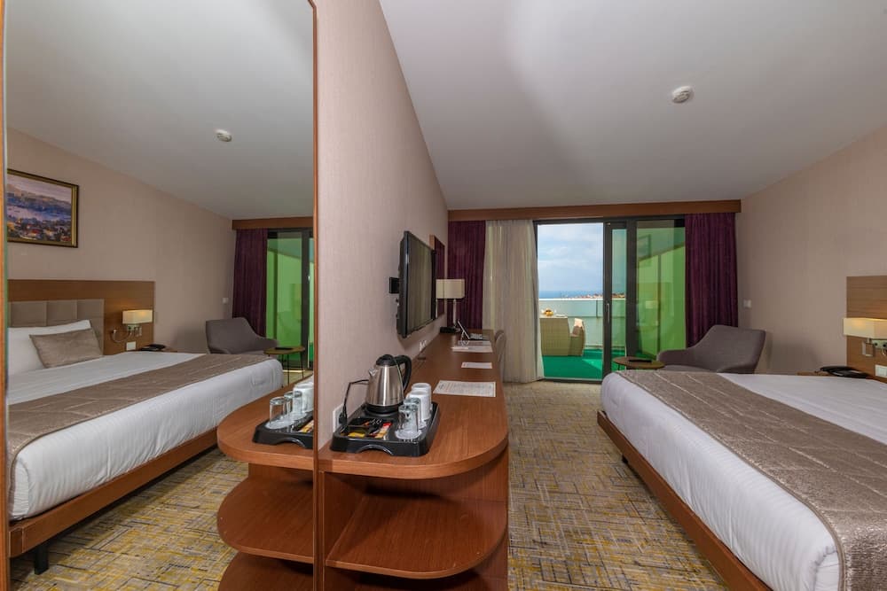 Land Park Hotel 5