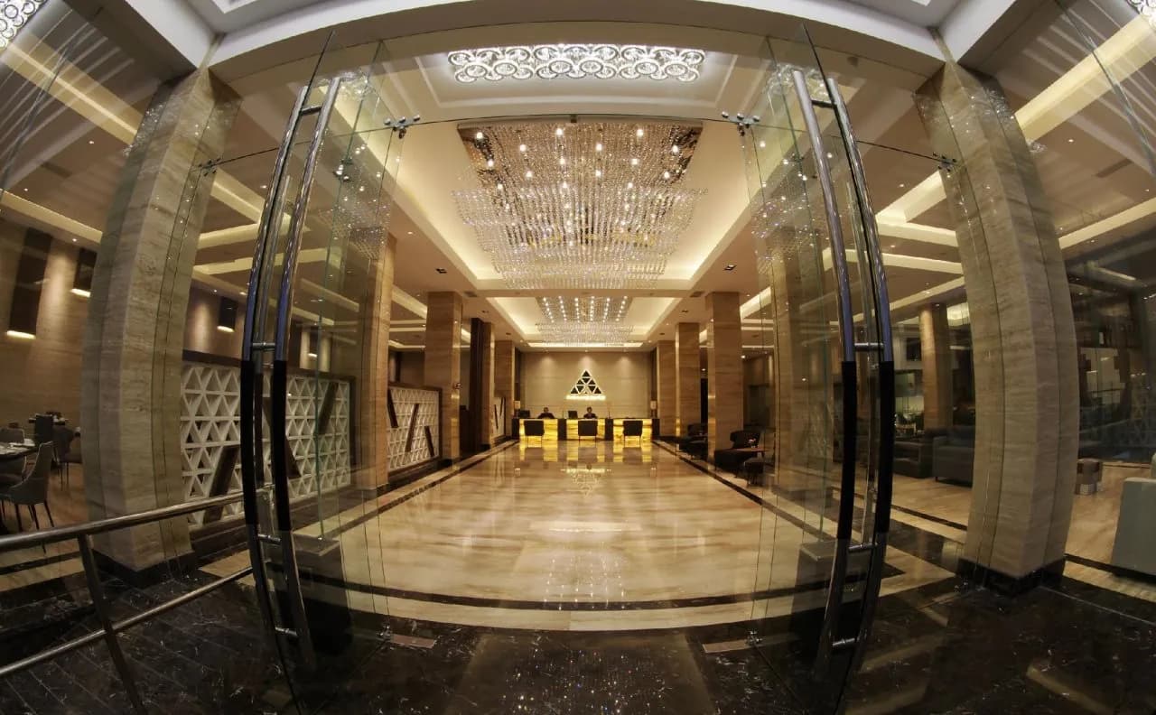 Pyramid Suites 3