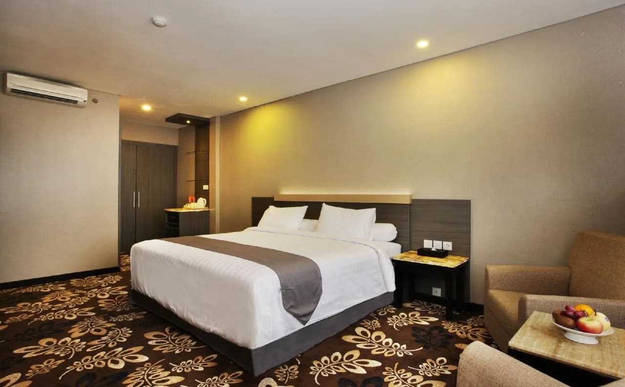 Pyramid Suites 4