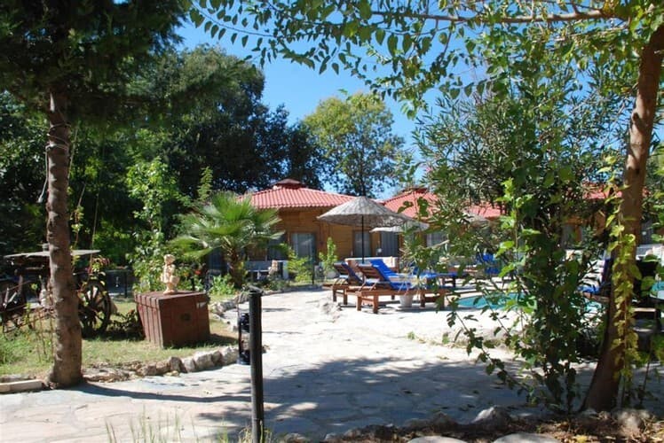Utopia Lodge Hotel 3