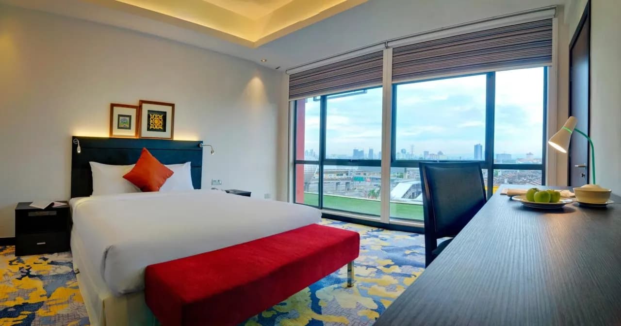 Bespoke Hotel 2