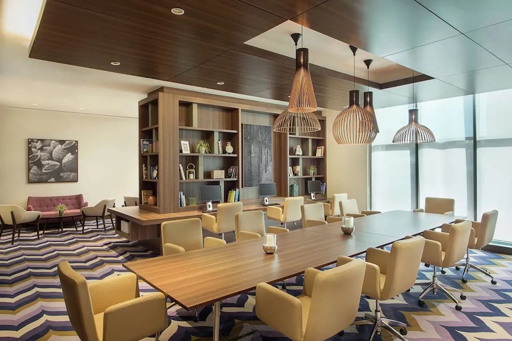 Hampton by Hilton Dubai Airport 3