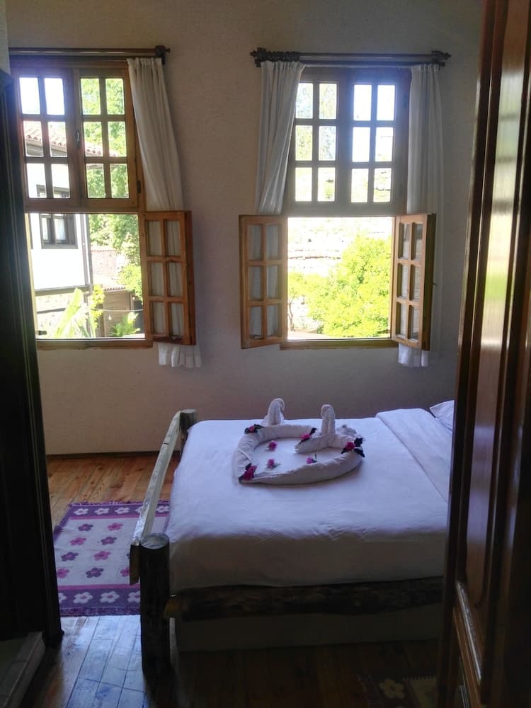Otel Wood House 4
