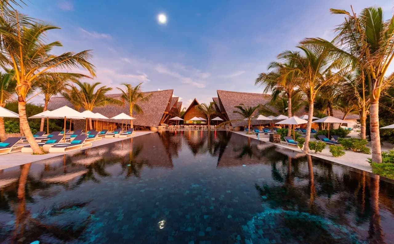 Kuredhivaru Resort and Spa Maldives 3