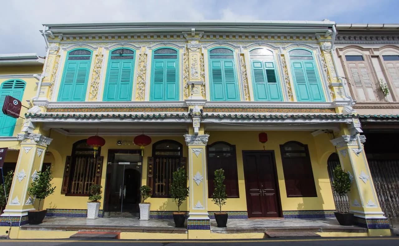 Aava Hotel
