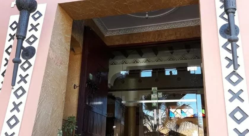 Hotel Salama 4