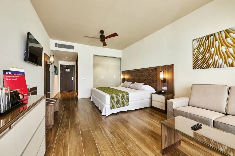 Hotel Riu Atoll