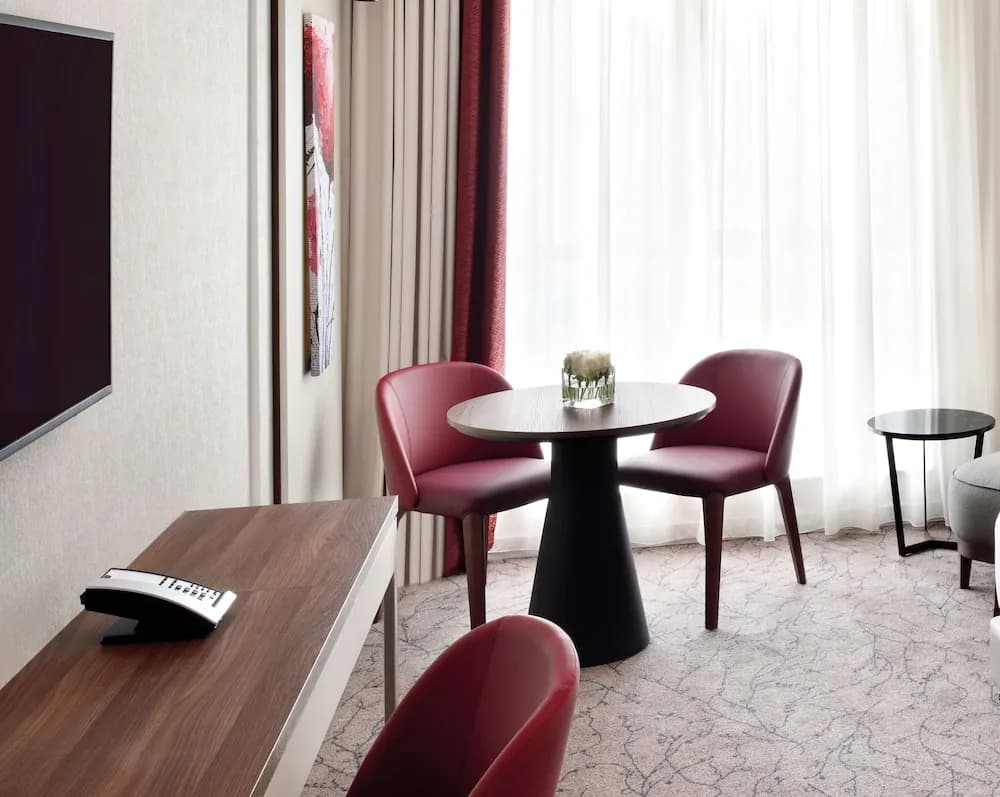 Mövenpick Hotel Apartments Downtown Dubai 5