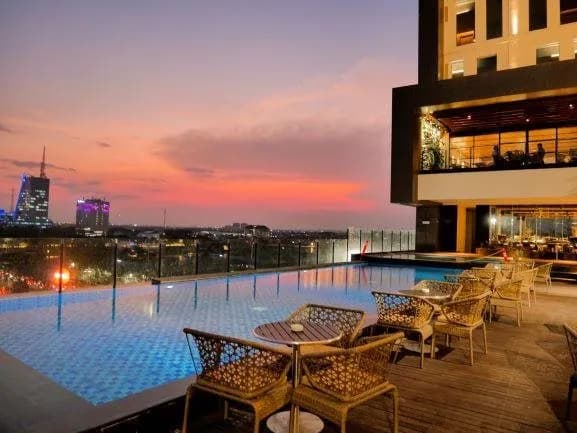 Mövenpick Surabaya City 4