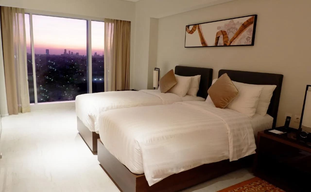 Oakwood Hotel & Residence Surabaya 2