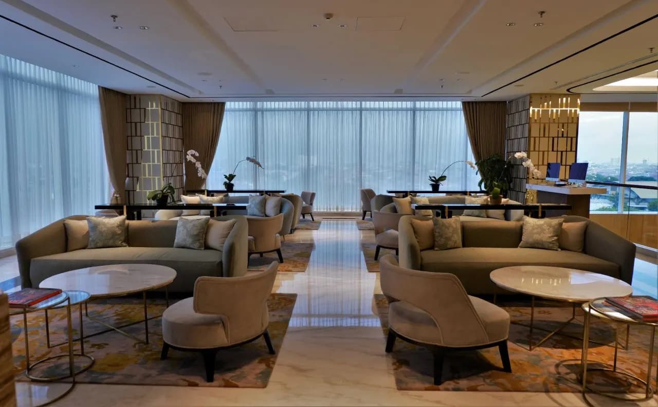 Oakwood Hotel & Residence Surabaya 3