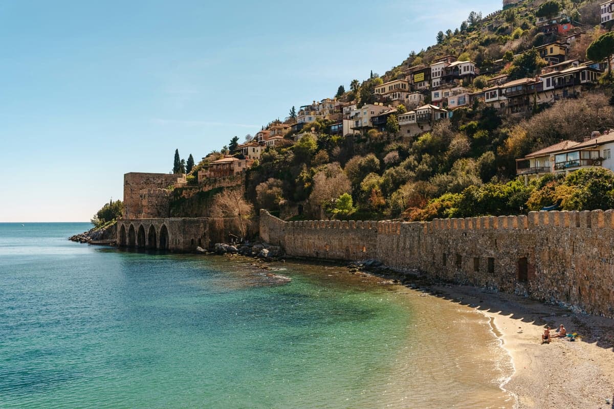 Alanya Kalesi: Selçuklu’nun İzinde Bir Tarih Yolculuğu ve 2026 Gezi Rehberi