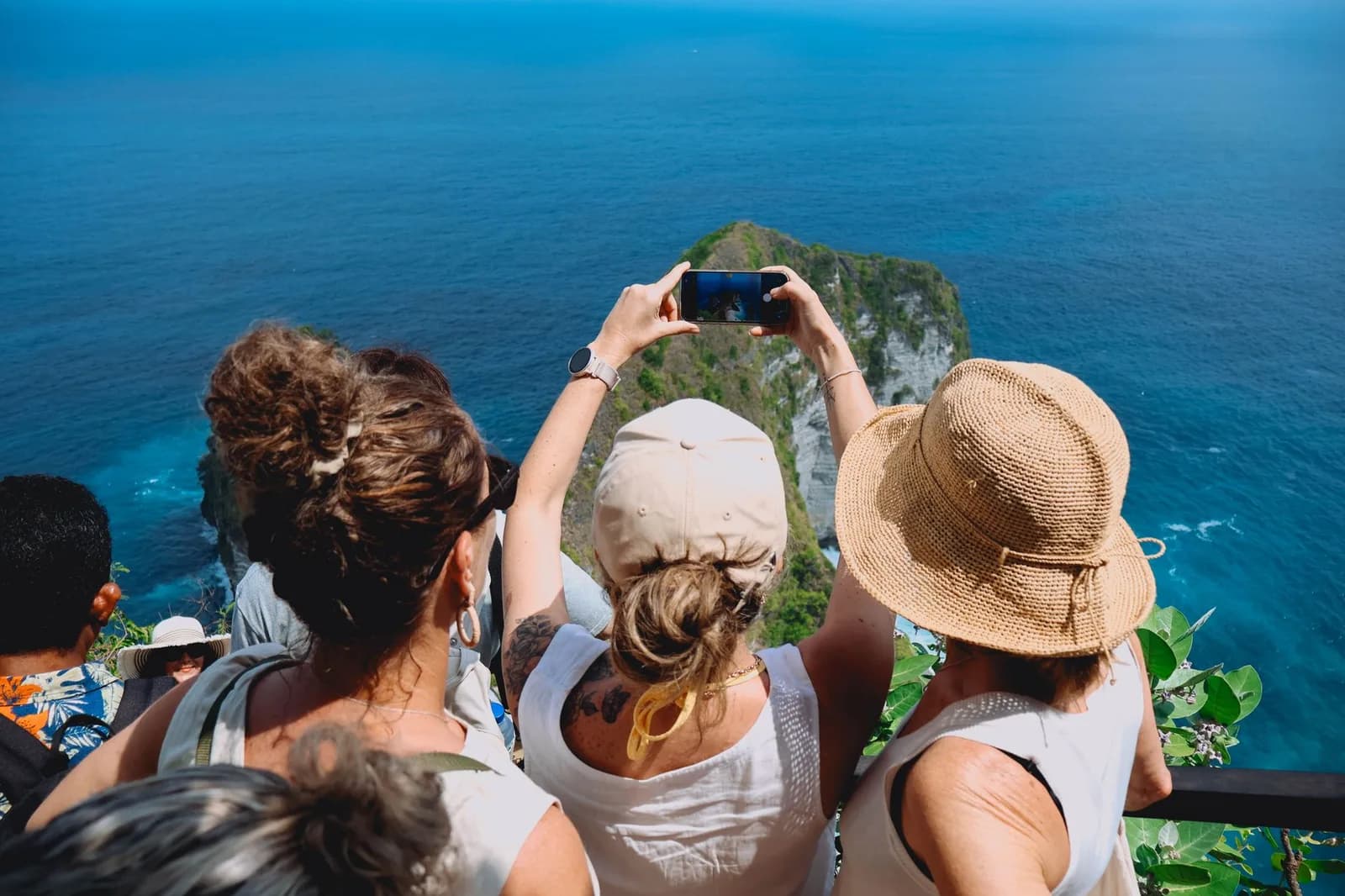 Airbnb ve Booking İlan Optimizasyonu: Fotoğraf, Başlık ve Fiyat Stratejisi