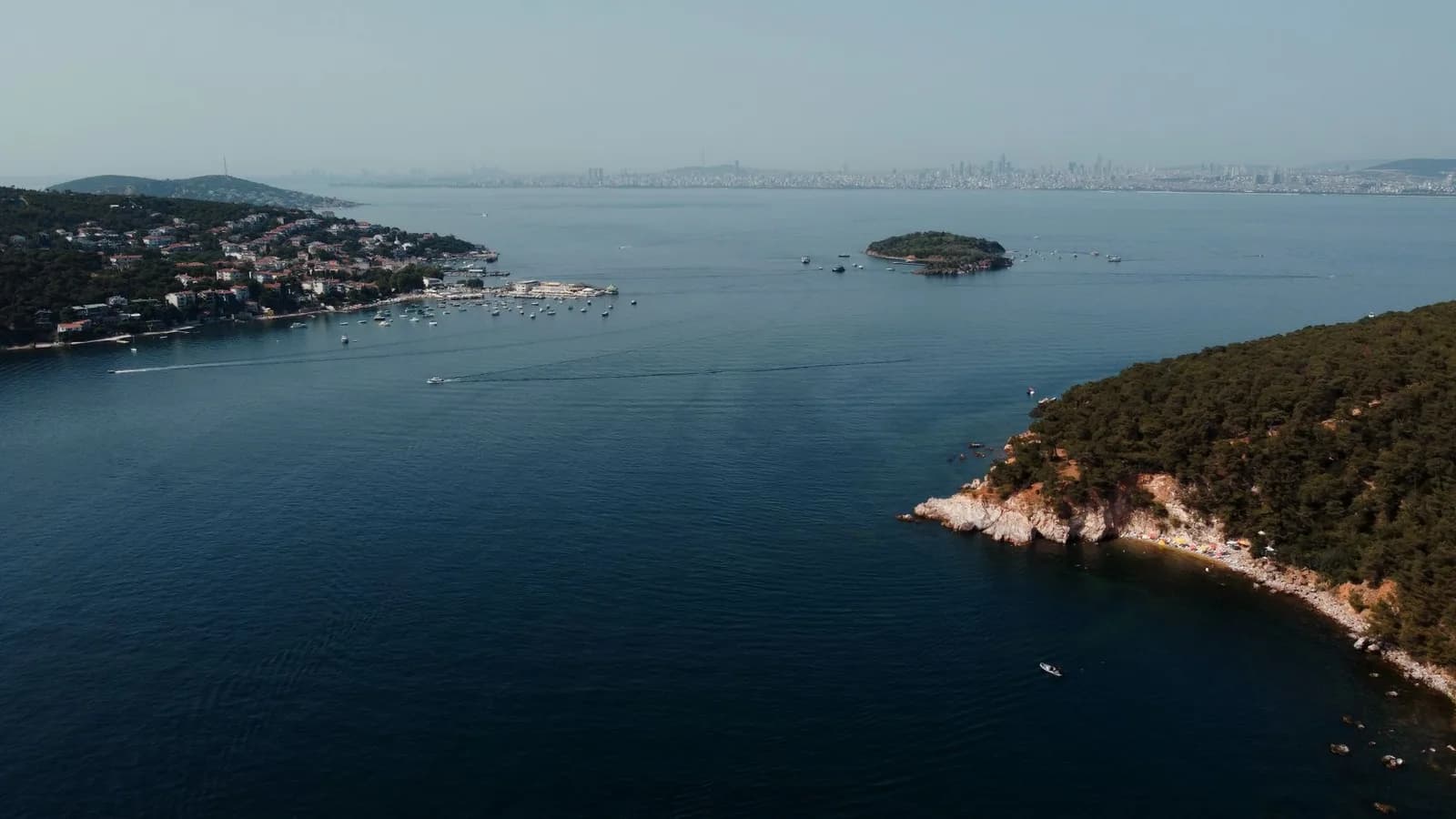 İstanbul'daki Denize Girilebilir Plajlar: Ulaşım, Ücret ve Su Kalitesi Bilgisi 2026